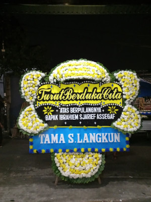 Papan Bunga Duka di Ayuhulalo